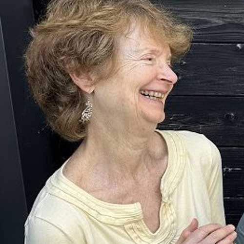 Passager Editor Rosanne Singer