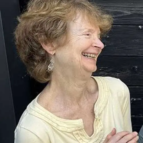 Passager Editor Rosanne Singer